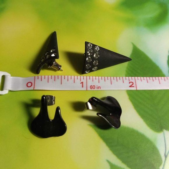 3/$25 vintage 80s black geometric shapes x2 earrings NWT - Picture 3 of 4